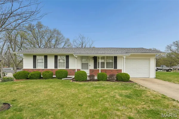 $275,000 | 143 Burncoate Drive, St. Louis, MO 63129