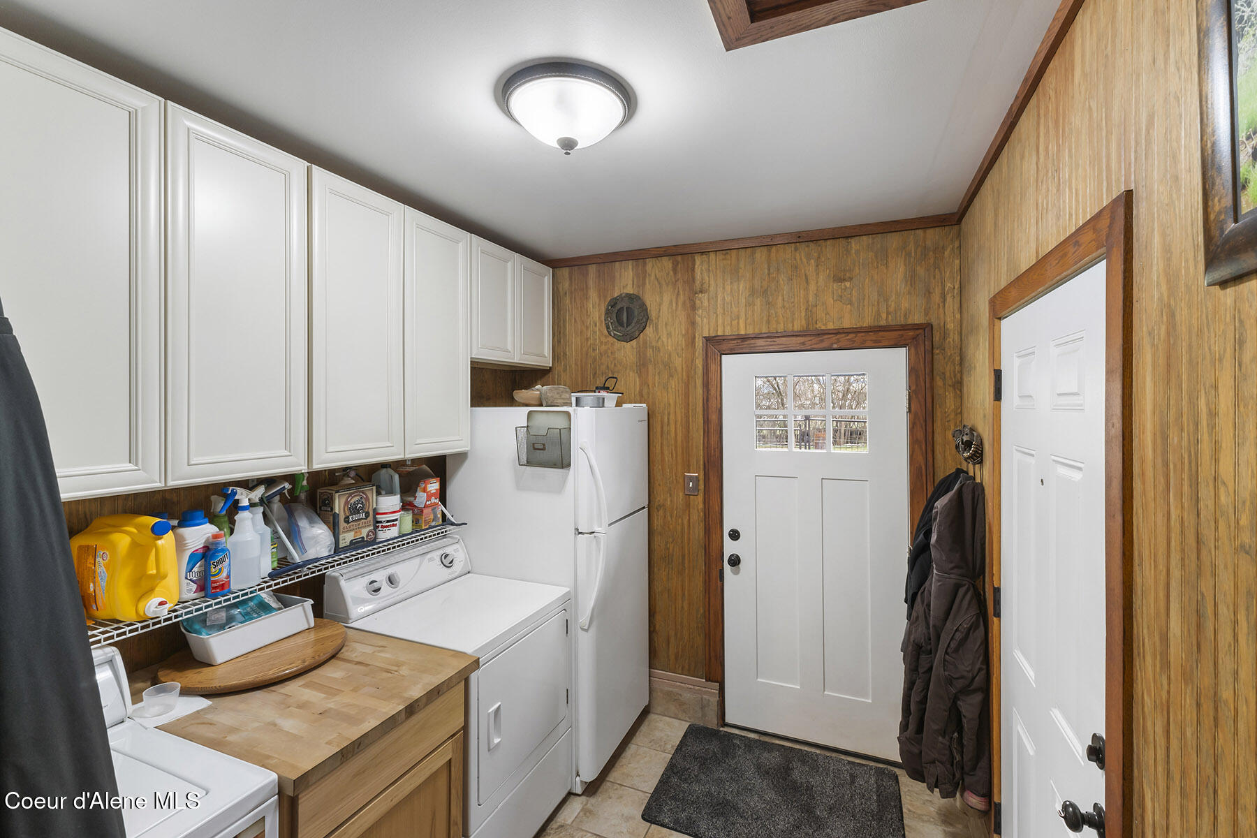 9490 North Atlas Road Hayden, ID 83835 - Photo 13 of 39 Laundry Room with Storage
