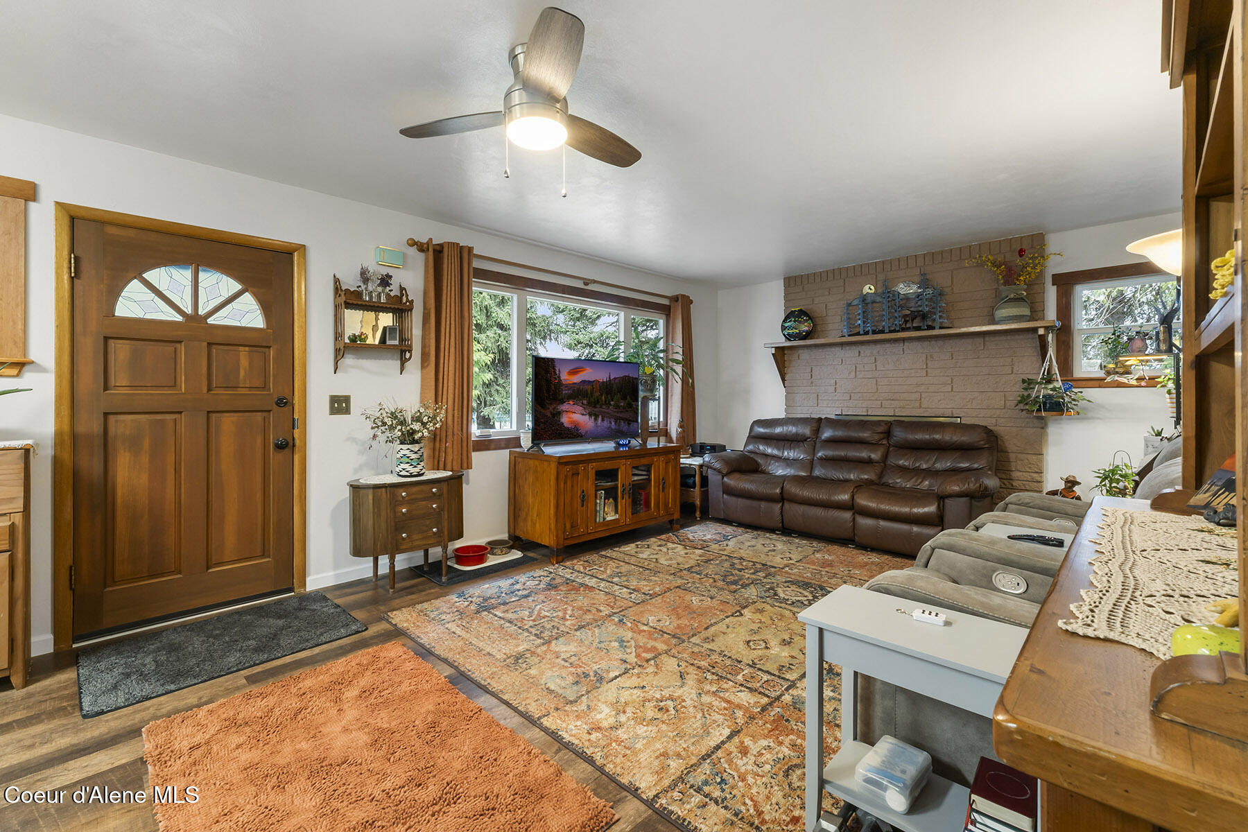 9490 North Atlas Road Hayden, ID 83835 - Photo 6 of 39 Cozy Living Room