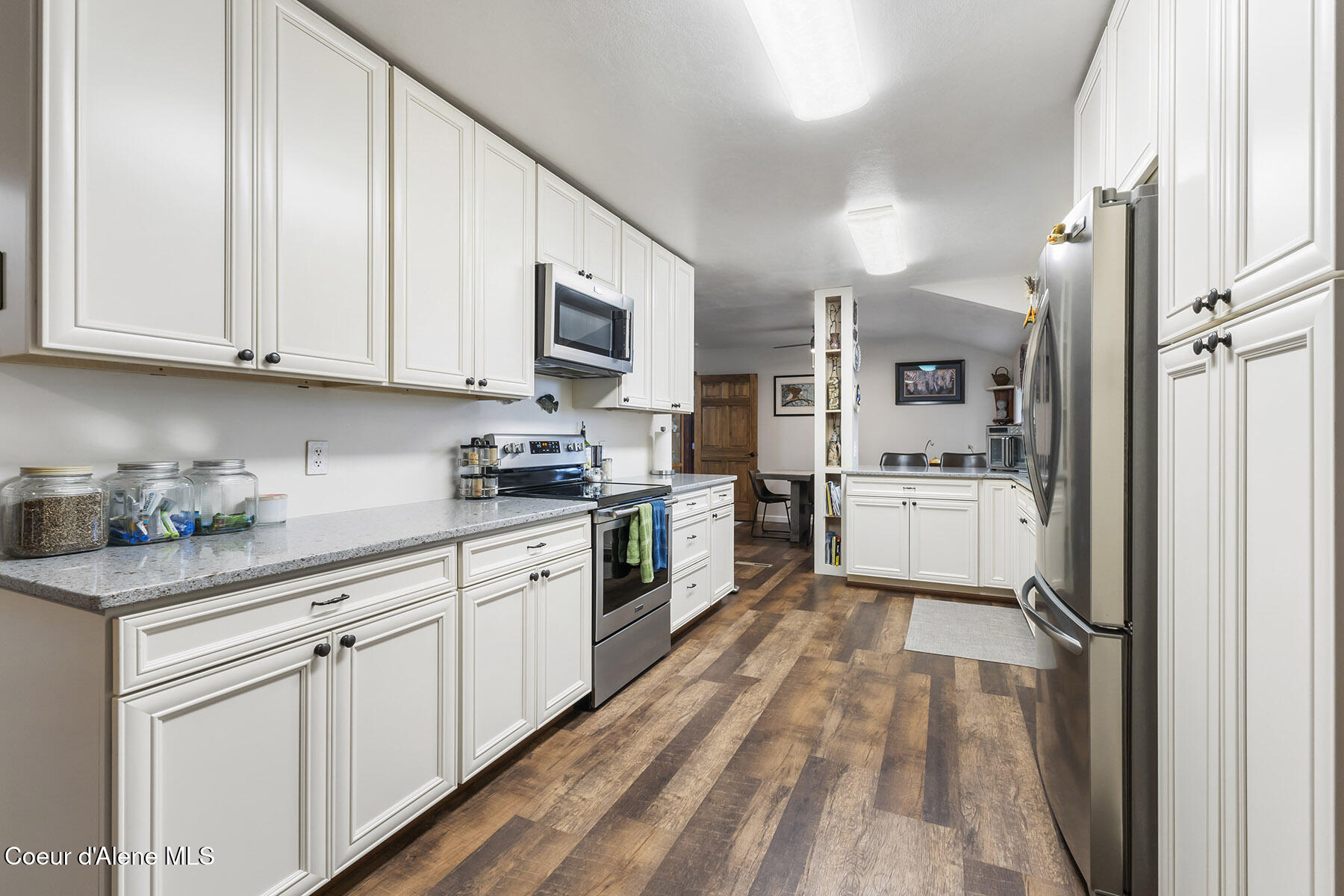 9490 North Atlas Road Hayden, ID 83835 - Photo 10 of 39 Spacious Kitchen & Prep Space