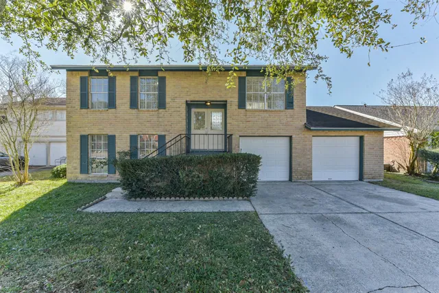 $255,000 | 406 McConn Court, Houston, TX 77598