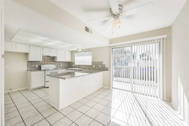 $255,000 | 406 McConn Court, Houston, TX 77598