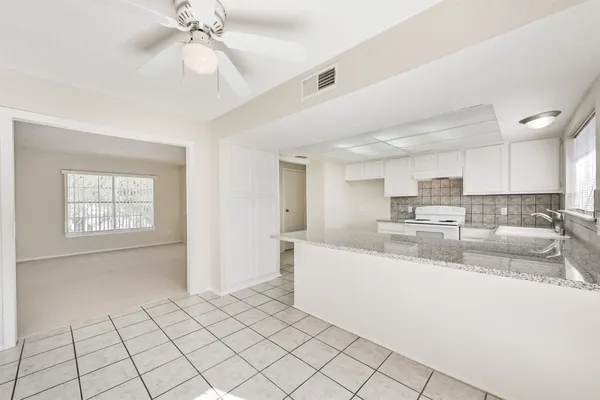 $255,000 | 406 McConn Court, Houston, TX 77598