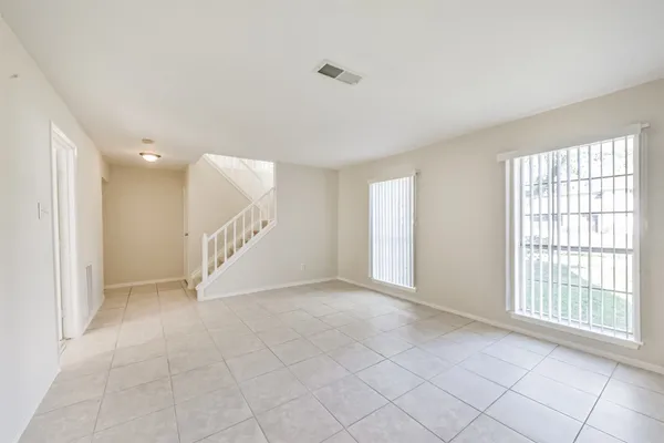 $255,000 | 406 McConn Court, Houston, TX 77598