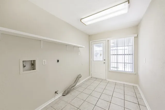 $255,000 | 406 McConn Court, Houston, TX 77598