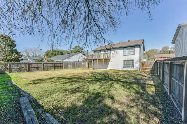 $255,000 | 406 McConn Court, Houston, TX 77598