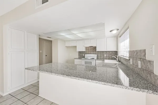 $255,000 | 406 McConn Court, Houston, TX 77598