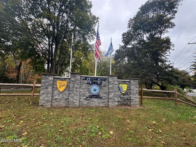 $1,450 | 1519 New Scotland Road, Unit 2 RIGHT, Bethlehem, NY 12159