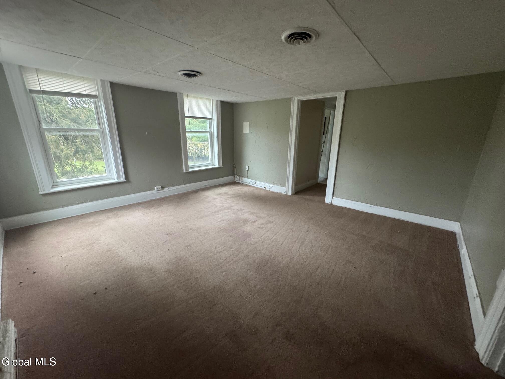 1519 New Scotland Road, Unit 2 RIGHT Bethlehem, NY 12159 - Photo 3 of 18 living room