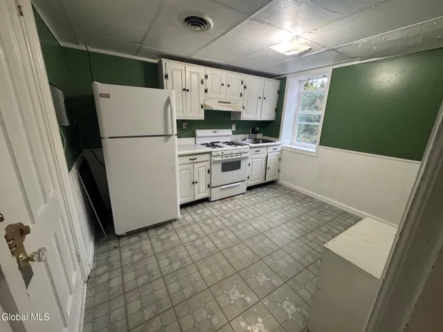 $1,450 | 1519 New Scotland Road, Unit 2 RIGHT, Bethlehem, NY 12159