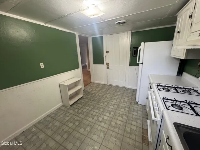 $1,450 | 1519 New Scotland Road, Unit 2 RIGHT, Bethlehem, NY 12159