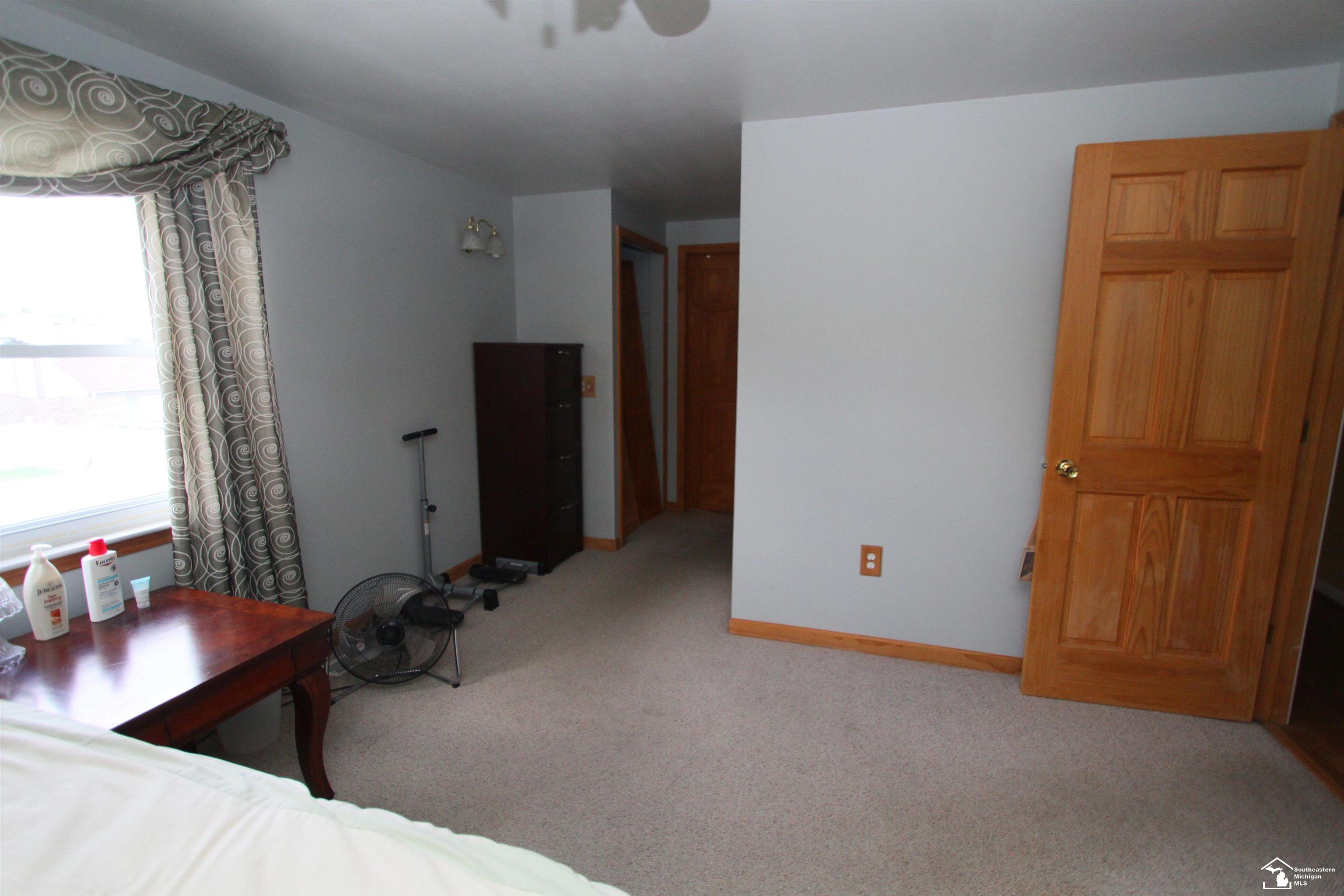 24780 Timber Ridge Trail Flat Rock, MI 48134 - Photo 22 of 32 50085838-21.JPG
