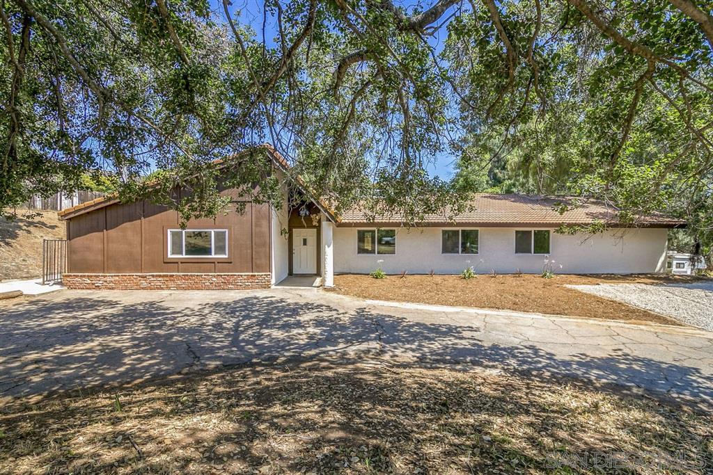 11108 Green Oaks Road Lakeside, CA 92040 - Photo 2 of 25 Gallery Image 2