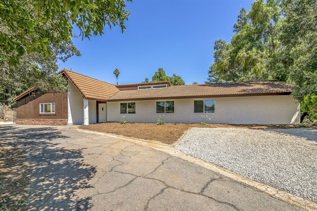 11108 Green Oaks Road Lakeside, CA 92040 - Photo 3 of 25 Gallery Image 3