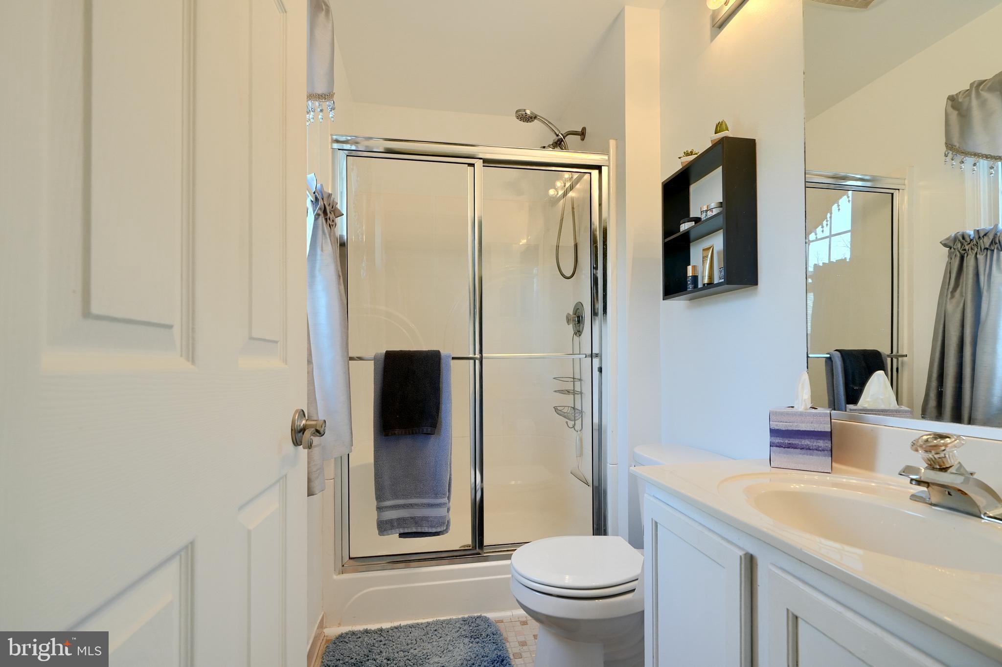 9340 Ramblebrook Road Nottingham, MD 21236 - Photo 25 of 45 Primary Bath