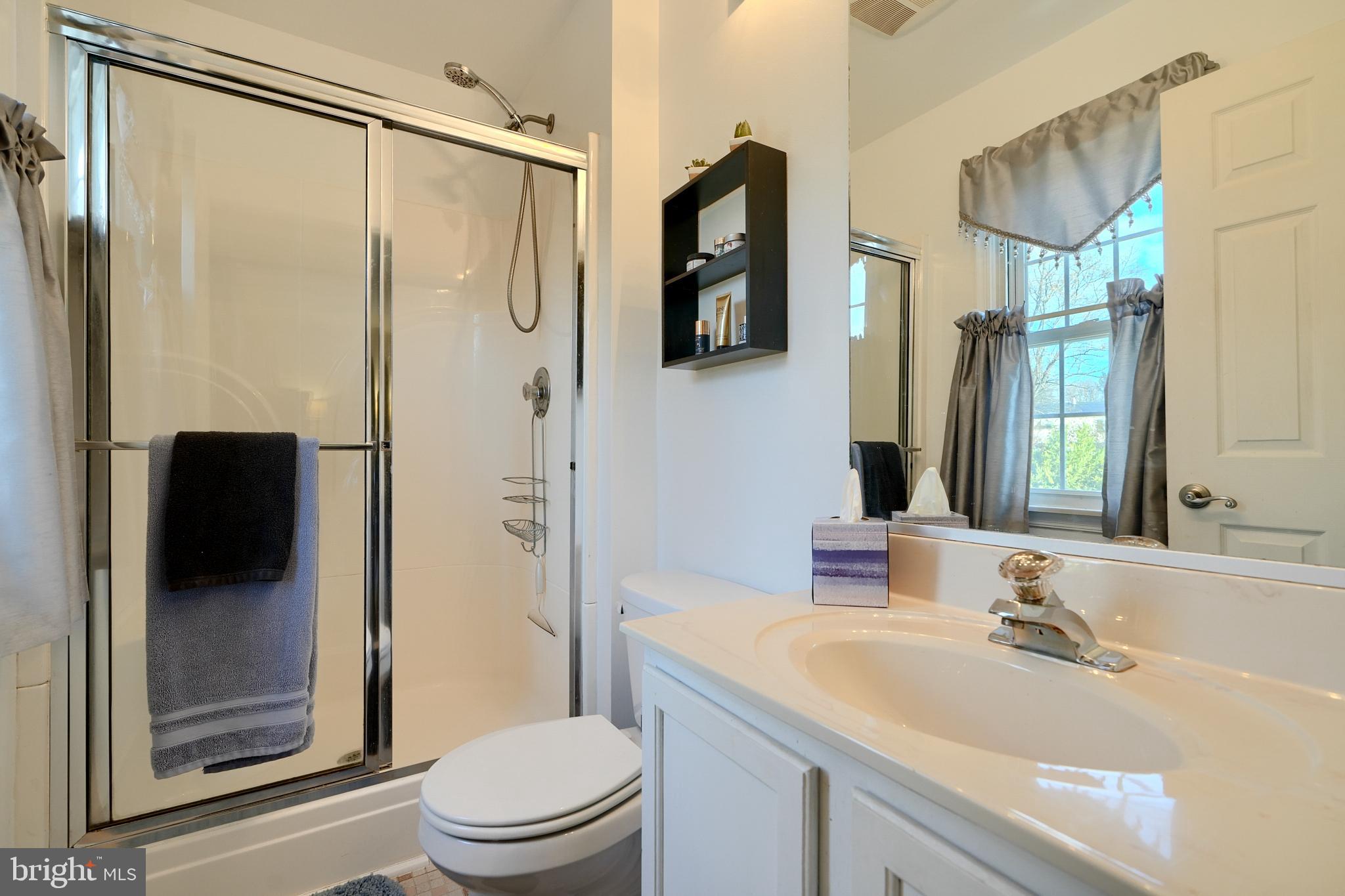 9340 Ramblebrook Road Nottingham, MD 21236 - Photo 26 of 45 Primary Bath