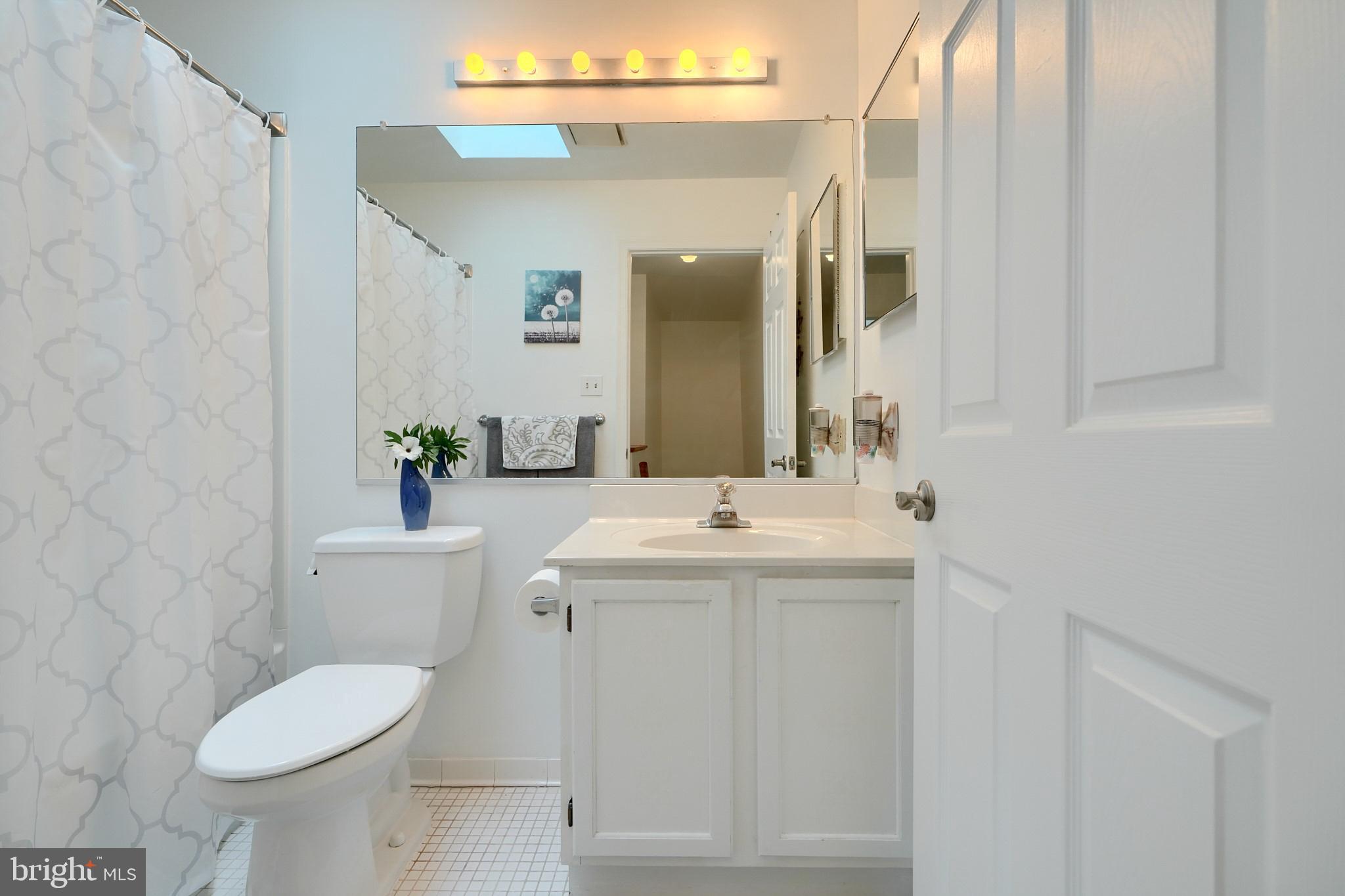 9340 Ramblebrook Road Nottingham, MD 21236 - Photo 34 of 45 Hall Bath