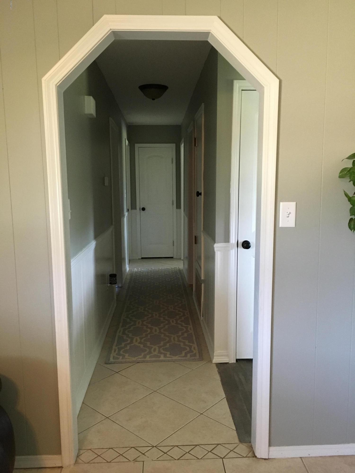6287 River Road Lucedale, MS 39452 - Photo 8 of 16 Hallway