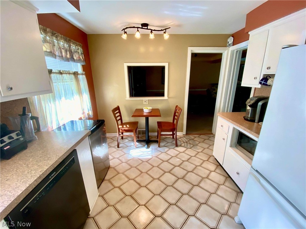 1128 Brainard Road Lyndhurst, OH 44124 - Photo 8 of 29 Gallery Image 8