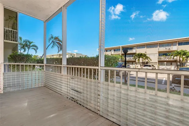 $1,500 | 16800 Northeast 15th Avenue, Unit 115, Miami, FL 33162