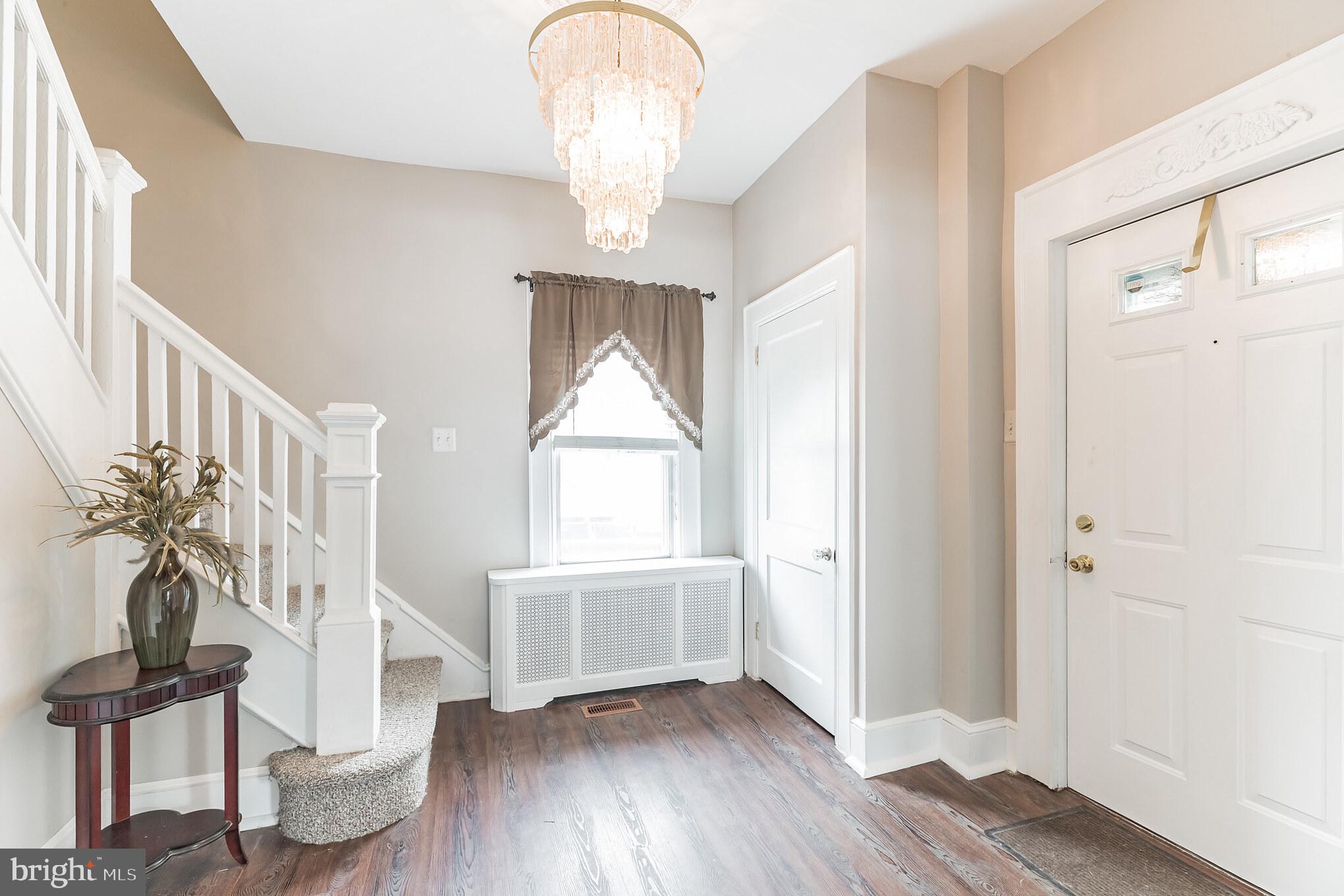 915 Fairview Road Swarthmore, PA 19081 - Photo 2 of 27 Entryway