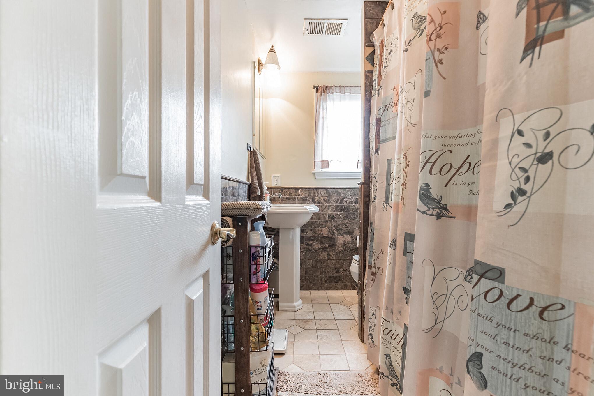 915 Fairview Road Swarthmore, PA 19081 - Photo 21 of 27 Bathroom