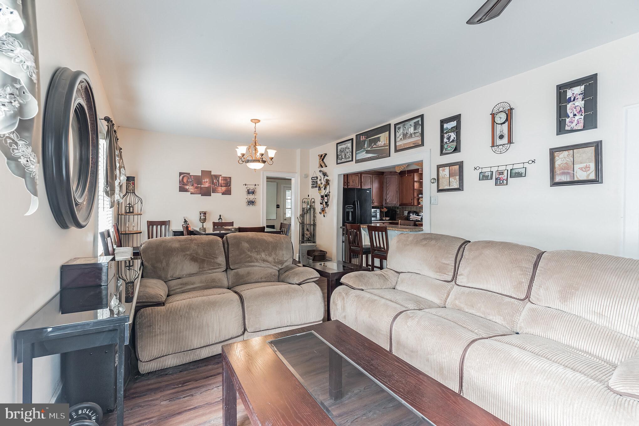 915 Fairview Road Swarthmore, PA 19081 - Photo 4 of 27 Living Room