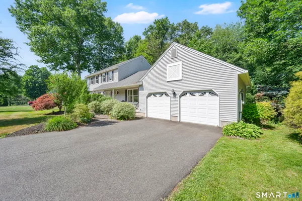 $624,900 | 23 A Country Way, Wallingford, CT 06492