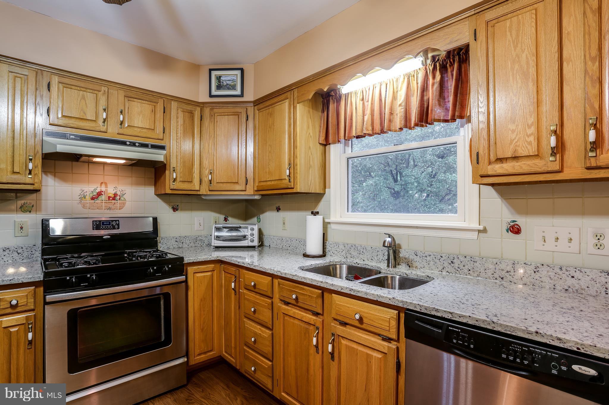 2523 Perring Woods Road Baltimore, MD 21234 - Photo 4 of 29 Kitchen
