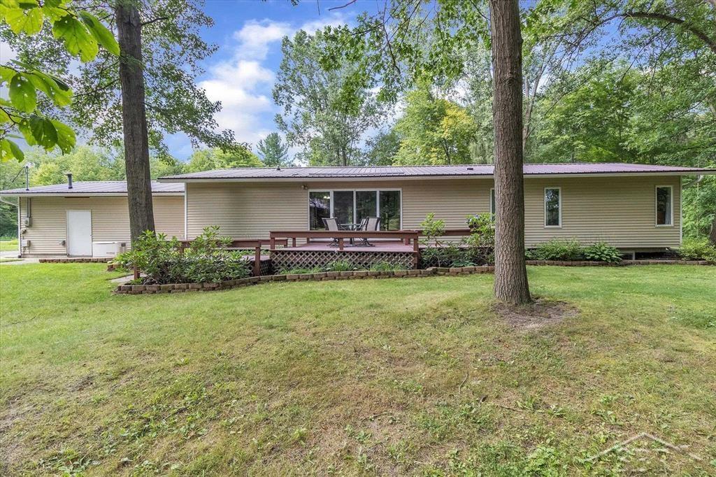 2166 East Price Road Midland, MI 48642 - Photo 42 of 49 50086283-45.JPG