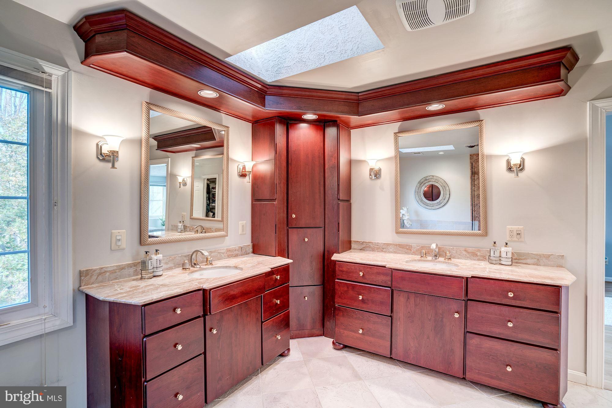 1044 Rector Lane McLean, VA 22102 - Photo 28 of 53 Master Bathroom