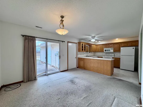 $149,000 | 2005 South Madison Street, Macomb, IL 61455