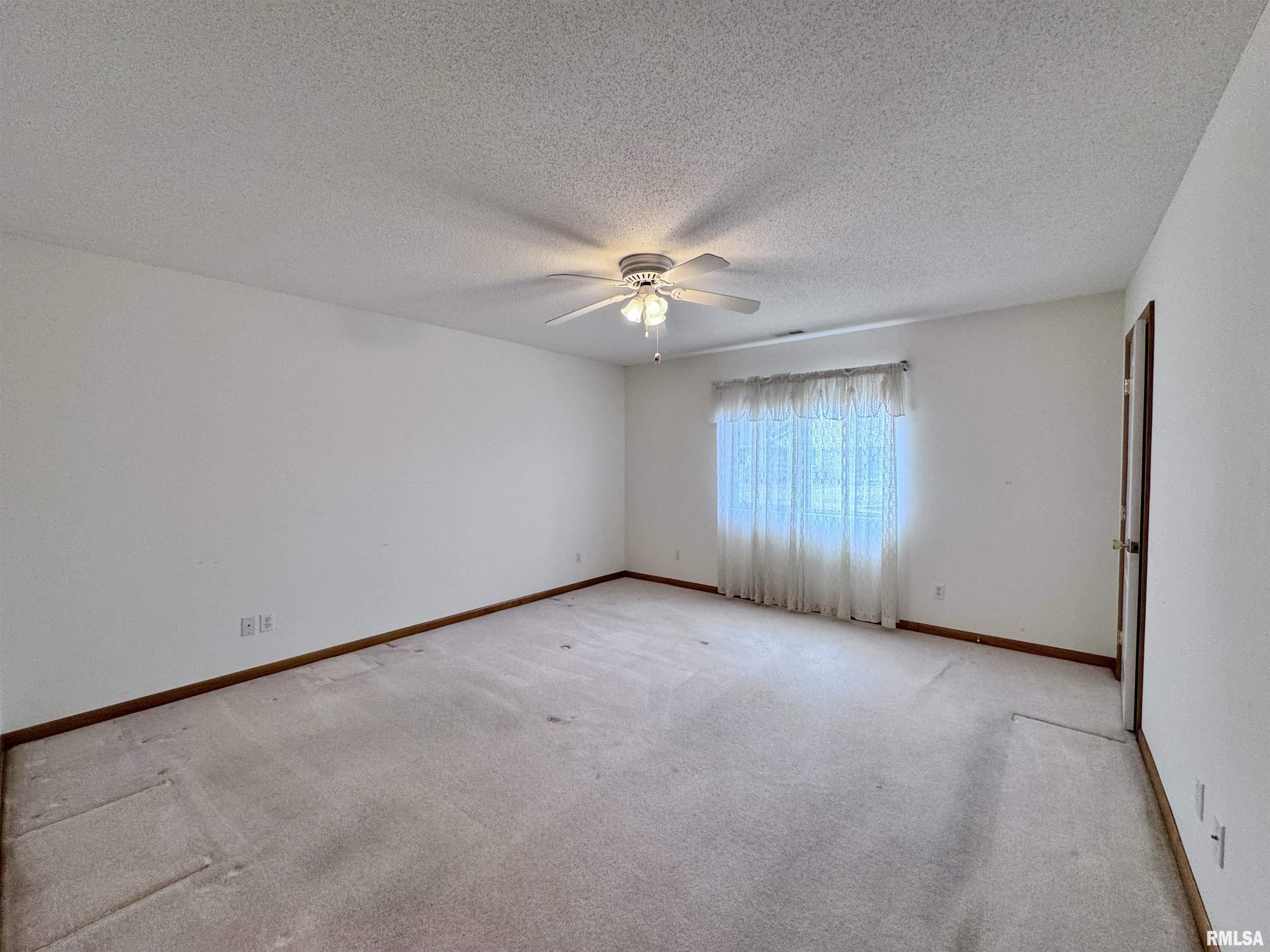 2005 South Madison Street Macomb, IL 61455 - Photo 17 of 24