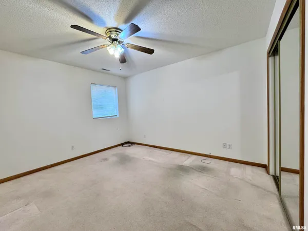 $149,000 | 2005 South Madison Street, Macomb, IL 61455