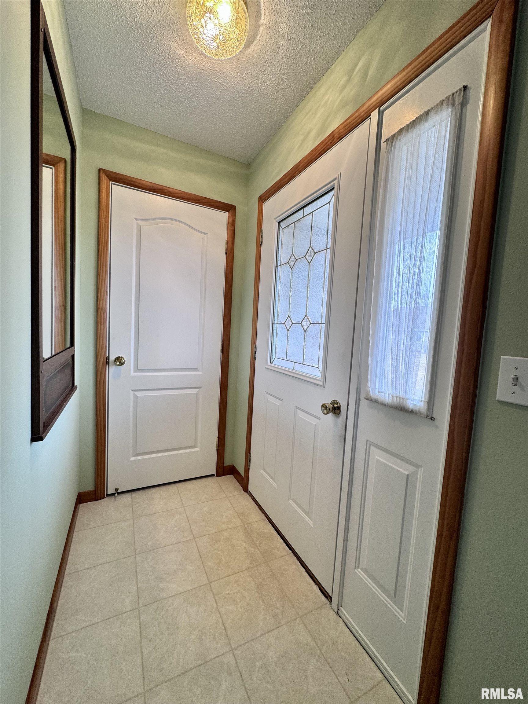 2005 South Madison Street Macomb, IL 61455 - Photo 2 of 24