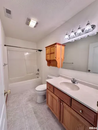 $149,000 | 2005 South Madison Street, Macomb, IL 61455