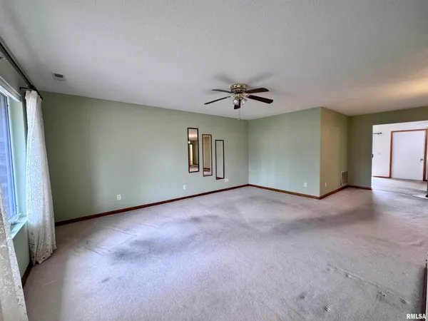 $149,000 | 2005 South Madison Street, Macomb, IL 61455