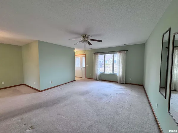 $149,000 | 2005 South Madison Street, Macomb, IL 61455