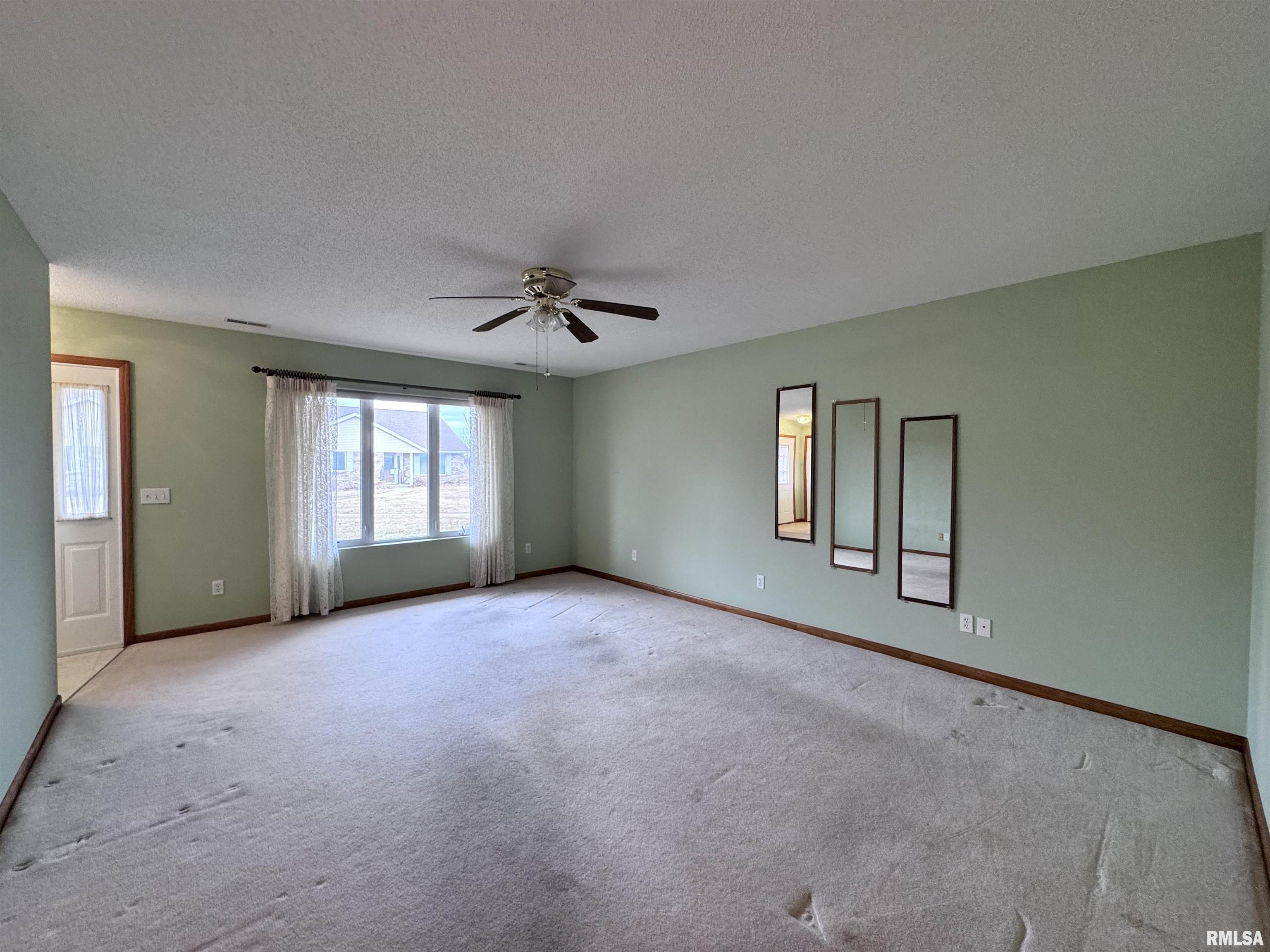 2005 South Madison Street Macomb, IL 61455 - Photo 6 of 24