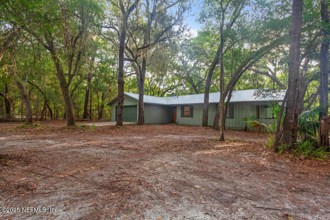 128 Gas Easement Road Interlachen, FL 32148 - Photo 2 of 30 Web-3