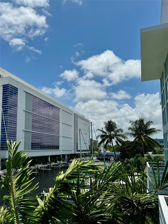 1490 Southeast 15th Street, Unit 202 Fort Lauderdale, FL 33316 - Photo 20 of 31 a view of a backyard