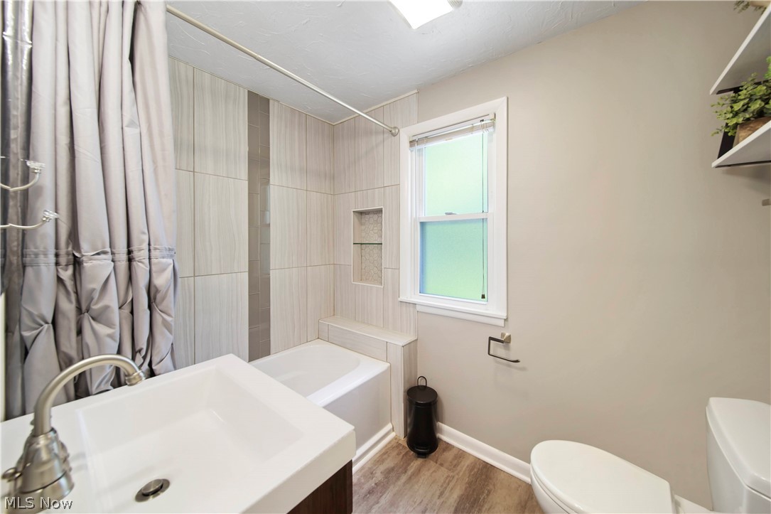 1340 Ford Road Lyndhurst, OH 44124 - Photo 27 of 35 Full Bath Second Floor