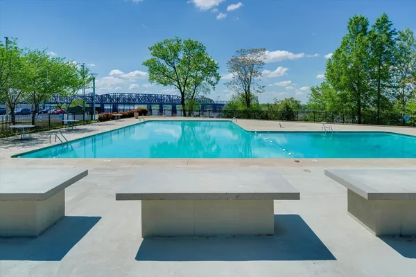 $325,000 | 655 Riverside Drive, Unit 202, Memphis, TN 38103