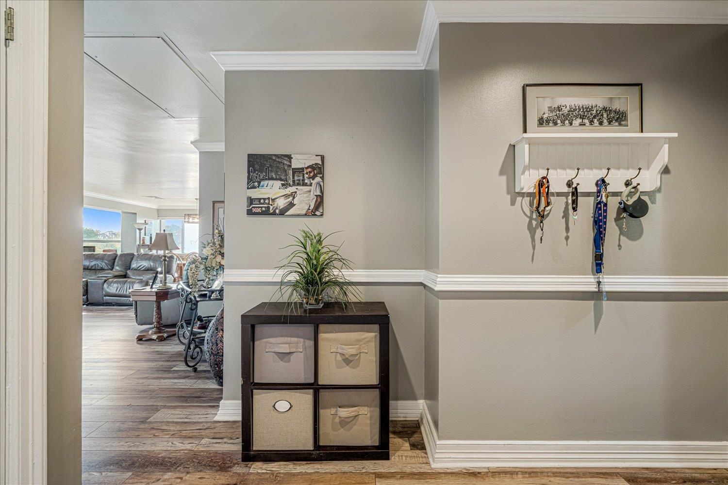 655 Riverside Drive, Unit 202 Memphis, TN 38103 - Photo 5 of 37 a view of a hallway with workspace