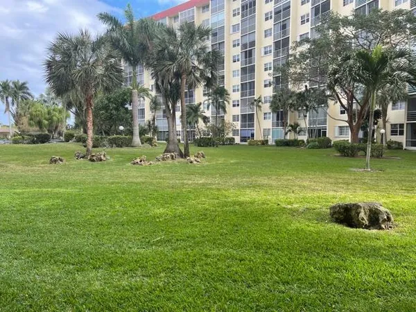 $2,195 | 2731 Northeast 14th Street Causeway, Unit 103, Pompano Beach, FL 33062