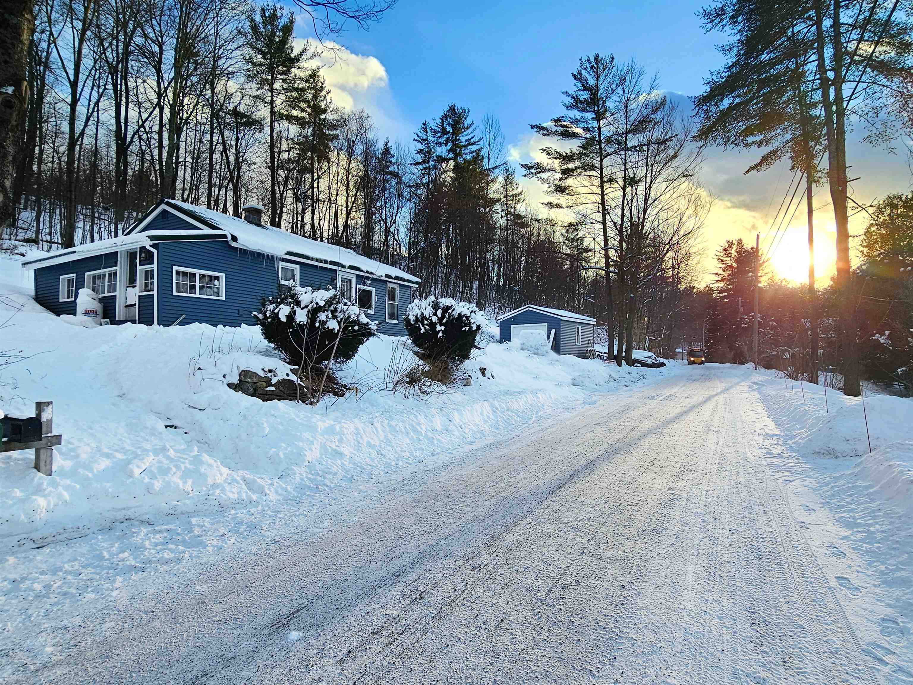 818 Old Depot Road Shaftsbury, VT 05262 - Photo 2 of 23