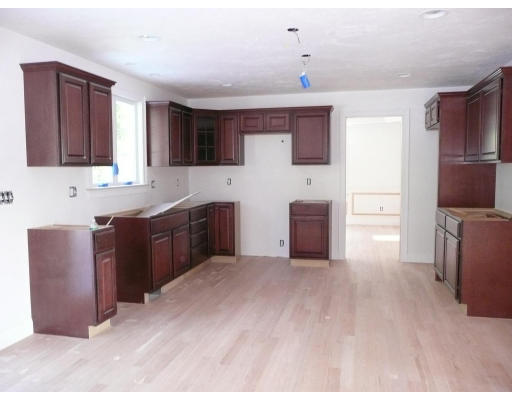 21 Gray Farm Road Littleton, MA 01460 - Photo 3 of 9 Gallery Image 3
