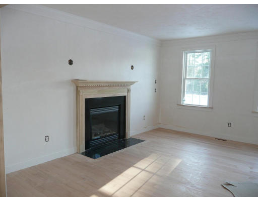 21 Gray Farm Road Littleton, MA 01460 - Photo 5 of 9 Gallery Image 5