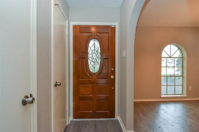 $1,900 | 11719 Murr Way, Houston, TX 77048