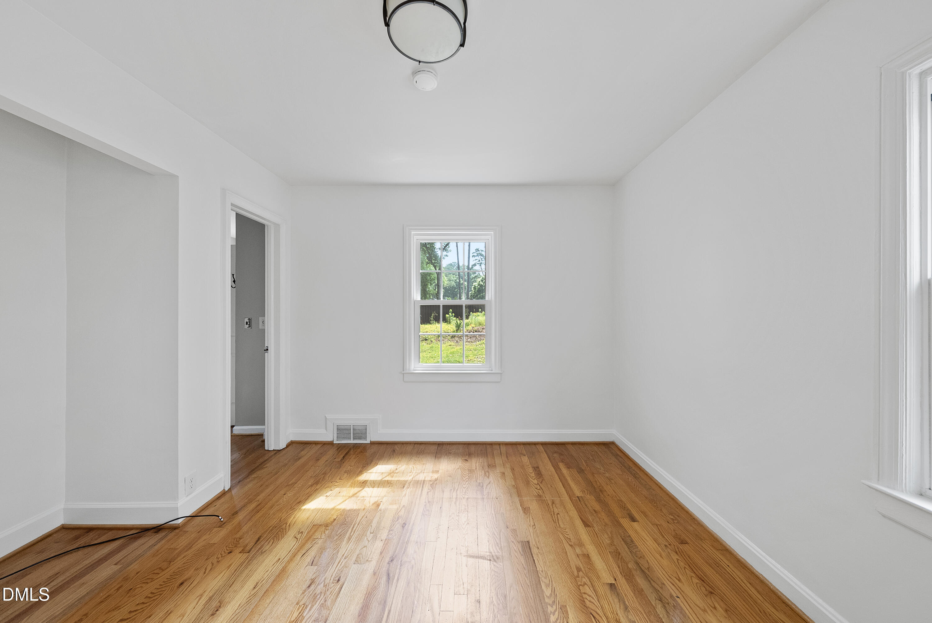 2924 Oberlin Road Raleigh, NC 27608 - Photo 11 of 29 DSC09883